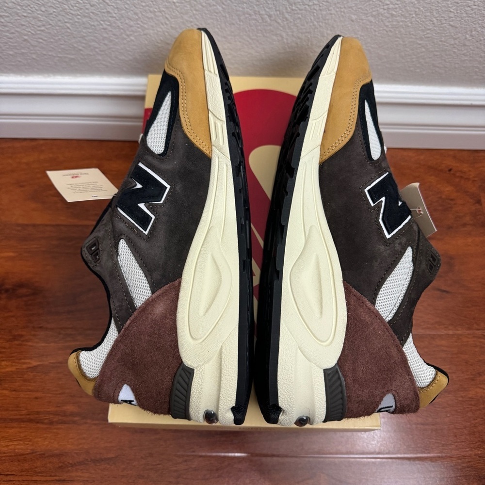 New Balance 990v2 MiUSA Season 2 Brown Size 11 - Picture 5 of 8